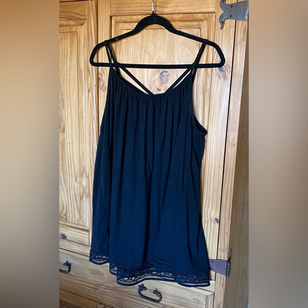 Rosegal black swing top with metal ring detail. Size 18 or 2X